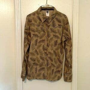 The North Face Women’s Button Down Western Shirt size XLIn excellent condition.